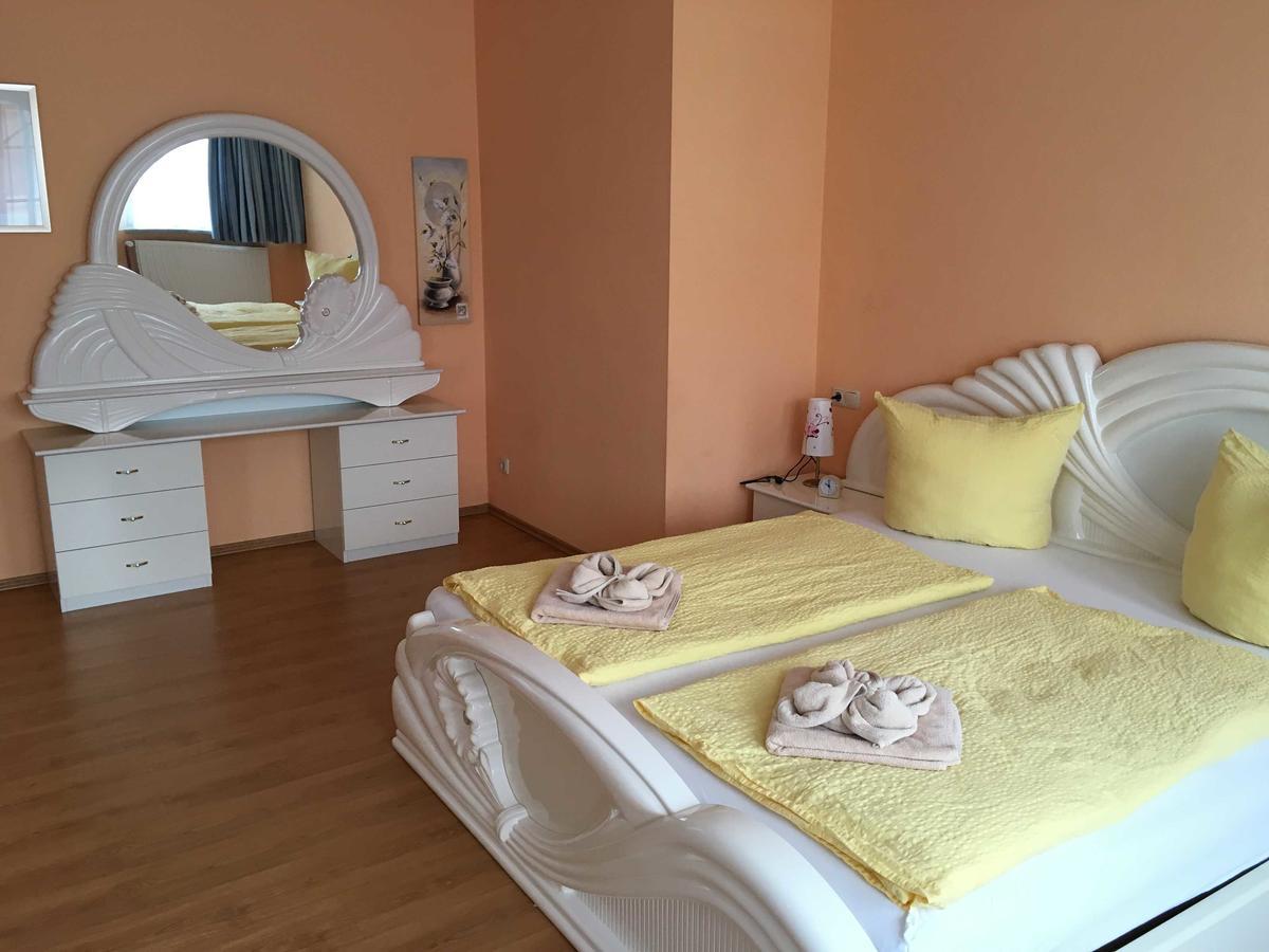 Ferienhaus, Doppelhaushaelfte In Seebad Ahlbeck Heringsdorf  Extérieur photo